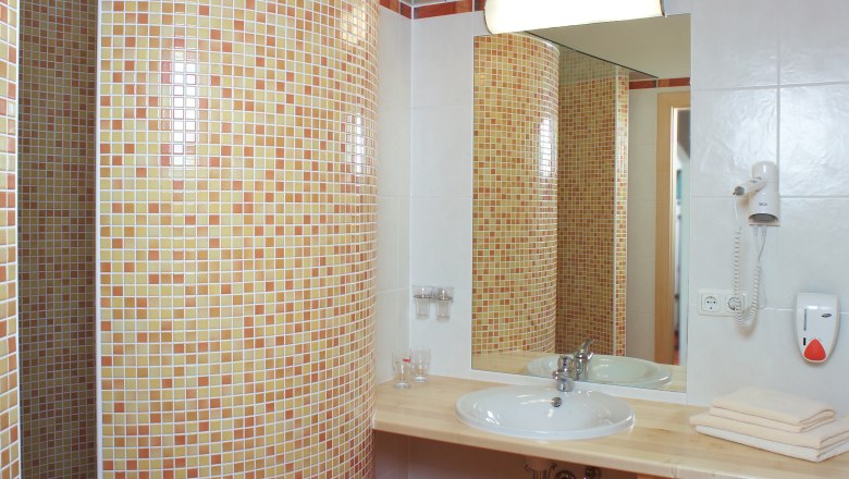 Vierbettzimmer, © Restaurant-Hotel Wallner Vierbettzimmer, © Restaurant-Hotel Wallner