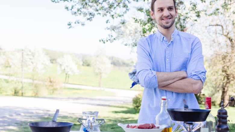 Koch Wolfgang Pillgrab verwöhnt die Gäste, © schwarz-koenig.at Koch Wolfgang Pillgrab verwöhnt die Gäste, © schwarz-koenig.at