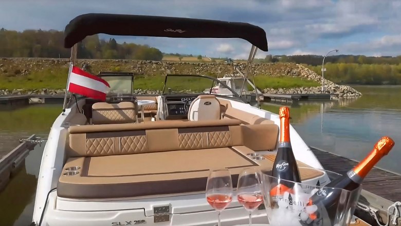 Auf Bootstour auf der Donau, © Attack Werbeagentur (www.attack.at) Auf Bootstour auf der Donau, © Attack Werbeagentur (www.attack.at)