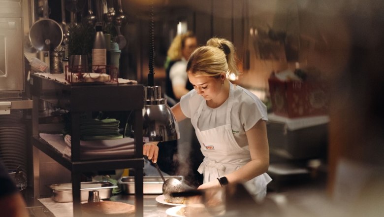 Perbersdorfer Heuriger & Hotel, &copy; Moststra&szlig;e, dochbodnliacht