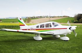 Nahaufnahmen einer Piper am Flugplatz Seitenstetten.