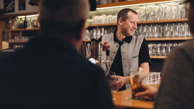 Perbersdorfer Heuriger & Hotel, &copy; Moststra&szlig;e, dochbodnliacht