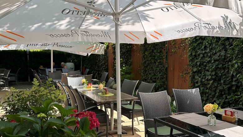 Gastgarten, &copy; Gsathof zur Post, Fam. Rogl