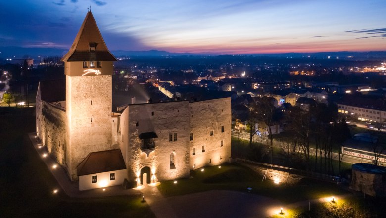 Schloss Ulmerfeld, &copy; inshot