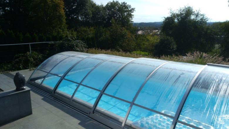 Pool mit &Uuml;berdachung, &copy; Leichtfried-Schiefer