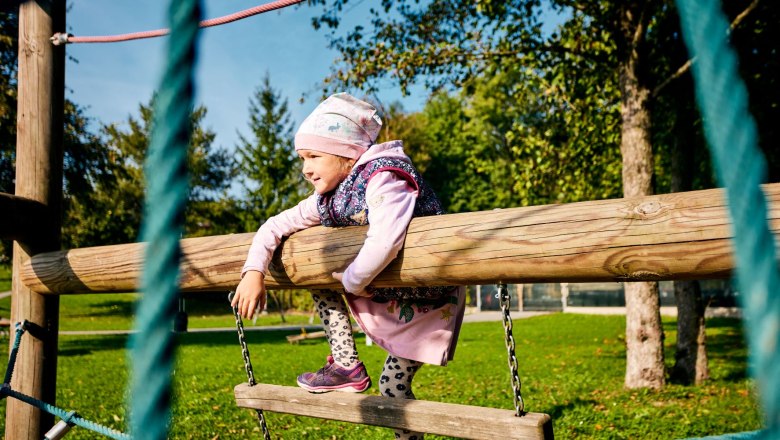 Spielplatz am Kunstrasenplatz, © Jetzinger Frank Photography