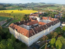 Das Benediktinerstift Seitenstetten von oben, © Marktgemeinde Seitenstetten
